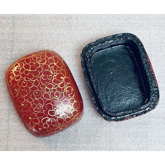 Vtg Handmade Paper Mache Burgundy Red Gold Floral Swirls Trinket Box 3.5"x3"x1.7 - Picture 3 of 6